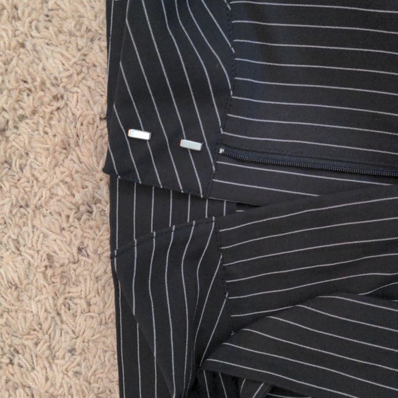 Haute monde strpe skirt - Picture 2 of 5